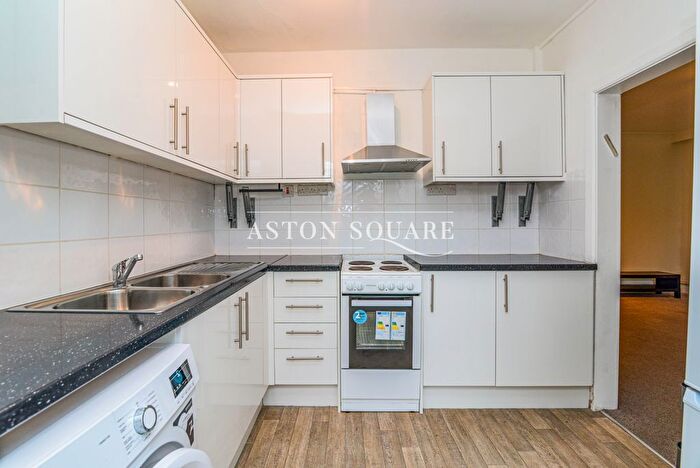 2 Bedroom Flat To Rent In Shirehall Lane, London, NW4