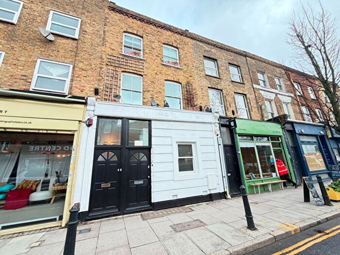 3 Bedroom Terraced House For Sale In Dalston Junction, N1