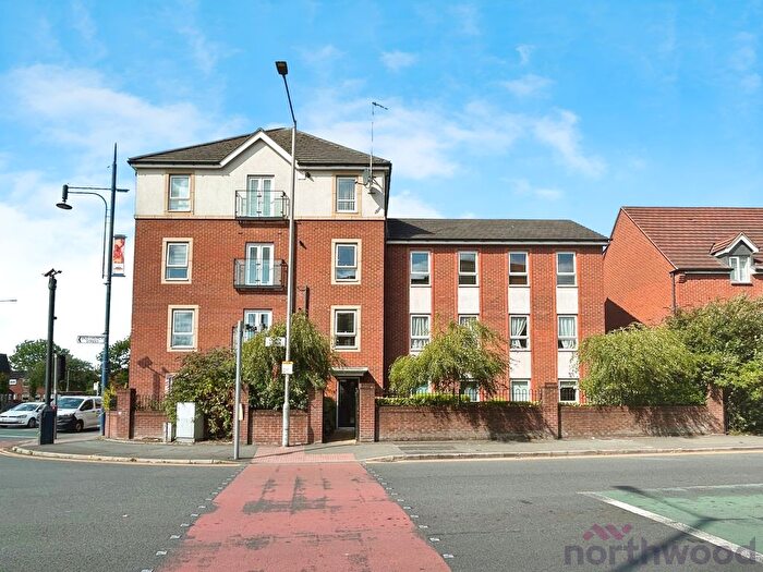 2 Bedroom Flat For Sale In Dean Lane, Failsworth, Manchester, M40