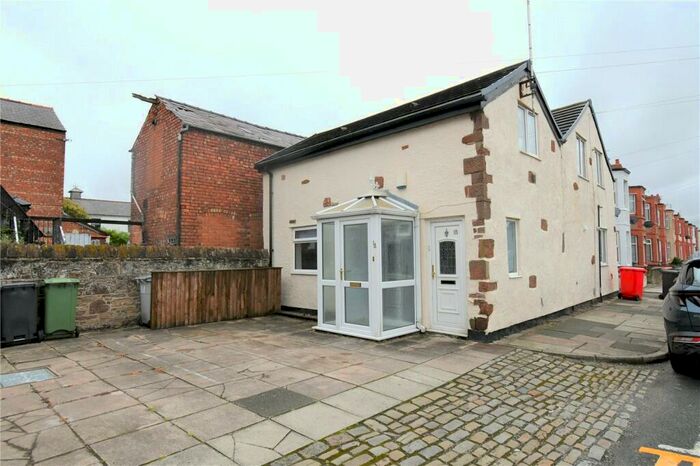 2 Bedroom Flat To Rent In Melrose Avenue, Hoylake, Wirral, CH47