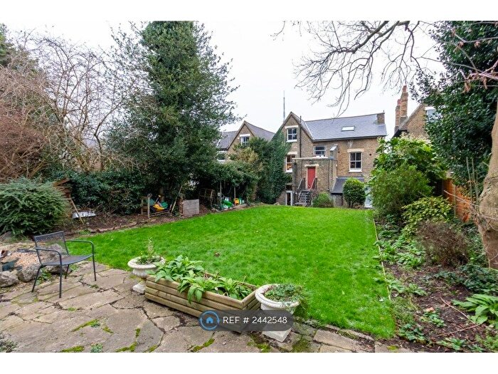 3 Bedroom Flat To Rent In Gipsy Hill, London, SE19