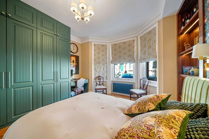 1 Bedroom Flat To Rent In Avonmore Gardens, Olympia, London, W14