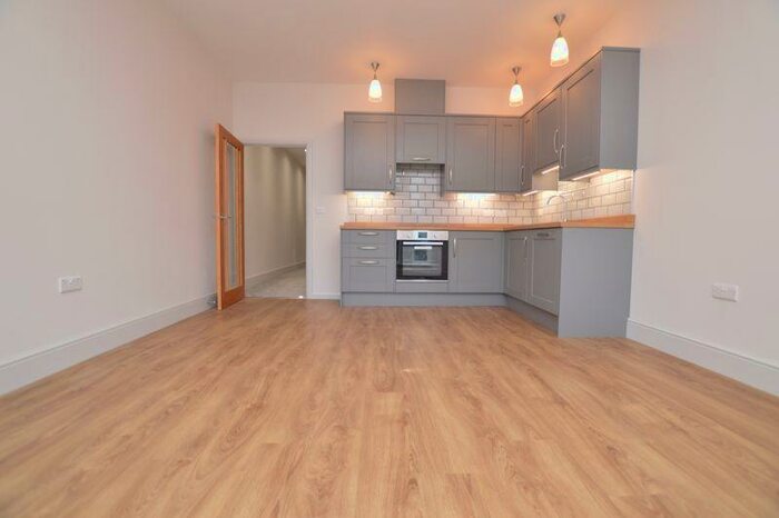 2 Bedroom Apartment To Rent In Walliscote Road, Weston Super Mare, BS23