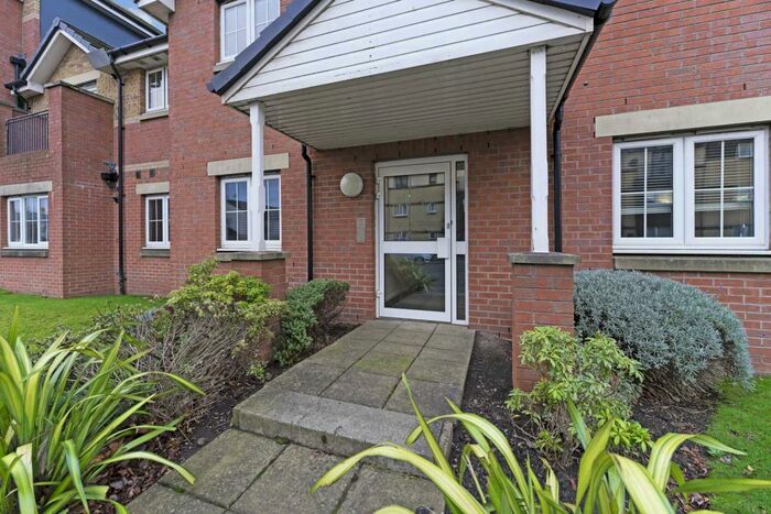 2 Bedroom Apartment To Rent In Porterfield Road, Renfrew, PA4