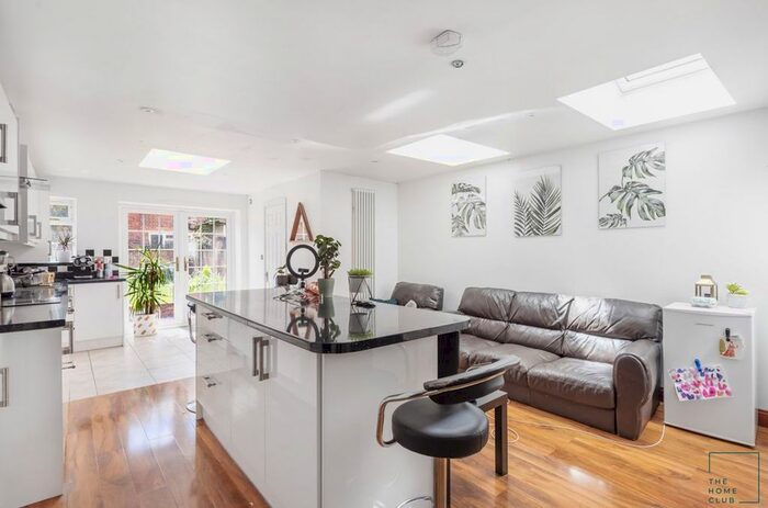 4 Bedroom Semi-Detached House To Rent In Recreation Road, Guildford, GU1