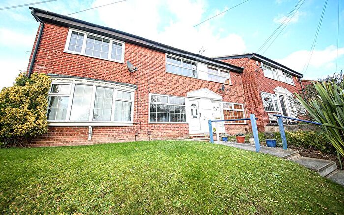 2 Bedroom Town House To Rent In Allerton Grange Croft, Leeds, LS8