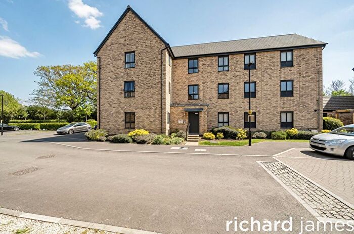 2 Bedroom Flat For Sale In Chaddington Strand, Swindon, SN1