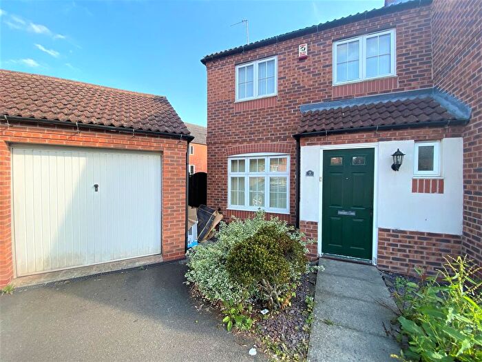3 Bedroom Semi-Detached House To Rent In Sundial Road, Hamilton, Leicester, LE5