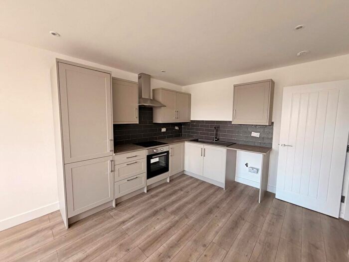 3 Bedroom Flat To Rent In Westgate, Rotherham, South Yorkshire, S60