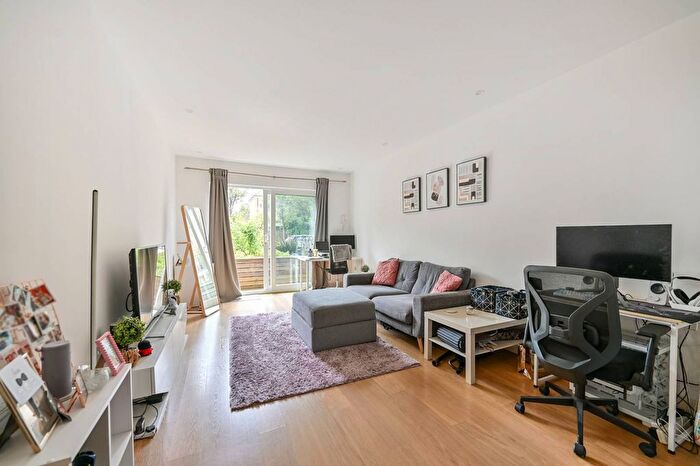 1 Bedroom Flat To Rent In Kew Riverside, Kew, Richmond, TW9