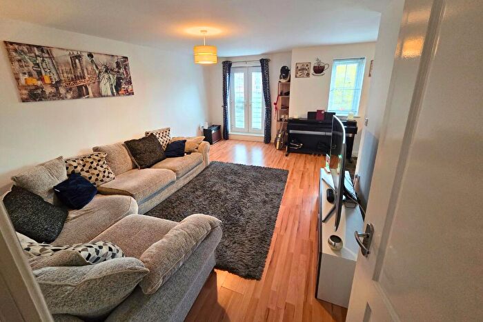 2 Bedroom Apartment For Sale In The Willows, Fenton Gate, Middleton, Leeds, LS10