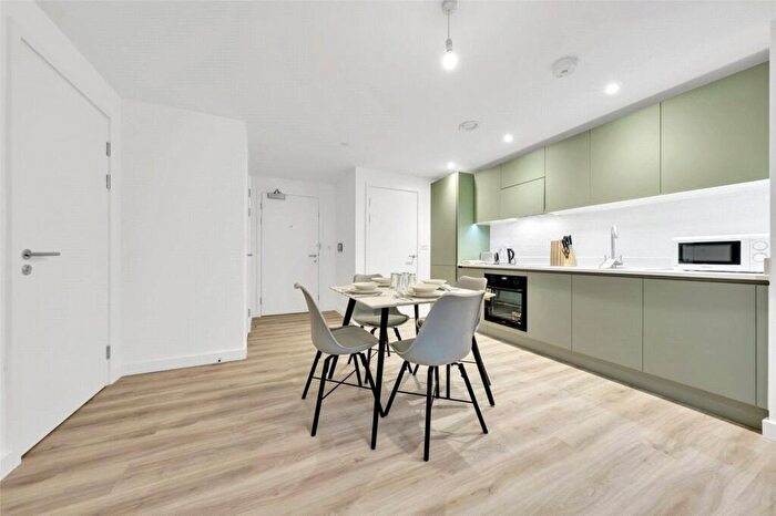 2 Bedroom Apartment To Rent In Viva Court, Kimpton Road, Luton, LU2