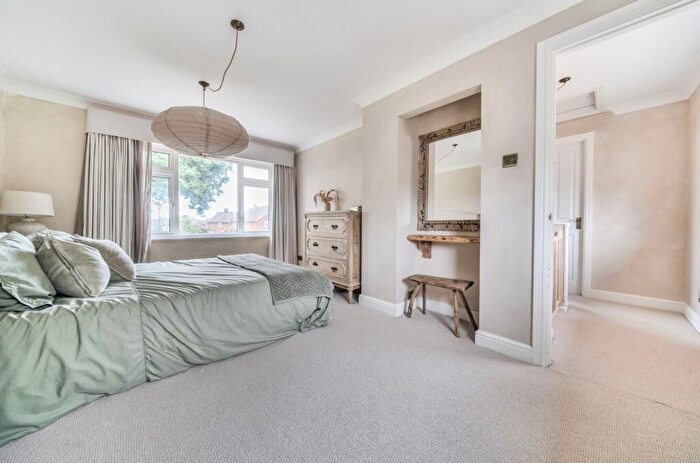 2 Bedroom Terraced House For Sale In Barton Road, Chichester, PO19