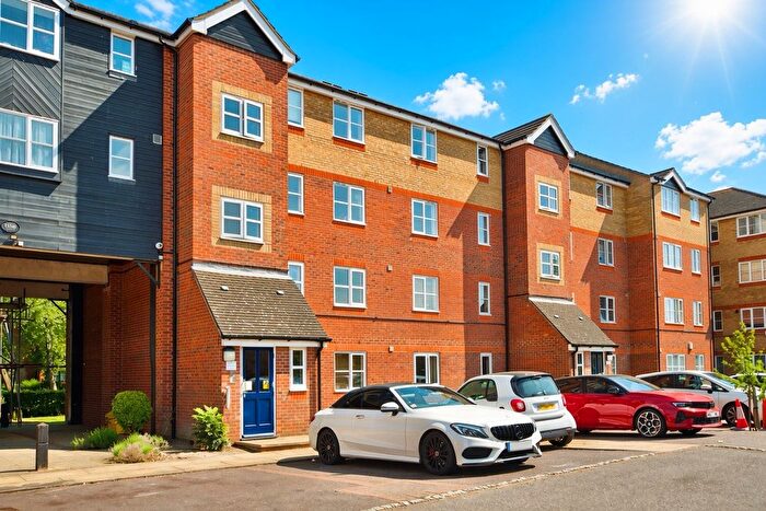 1 Bedroom Flat To Rent In Sten Close, Enfield, EN3