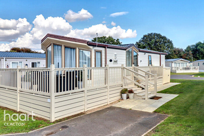 2 Bedroom Bungalow For Sale In Birch Grove, Oaklands Holiday Park, Clacton-on-Sea, CO16