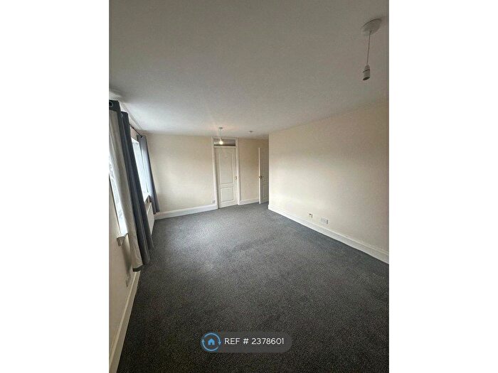 2 Bedroom Flat To Rent In Pembroke, East Kilbride, Glasgow, G74
