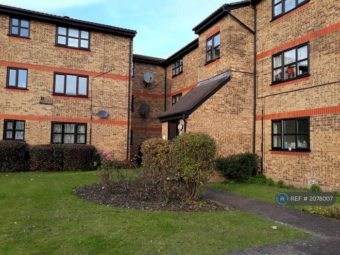 1 Bedroom Flat To Rent In Frances Court, London, E17