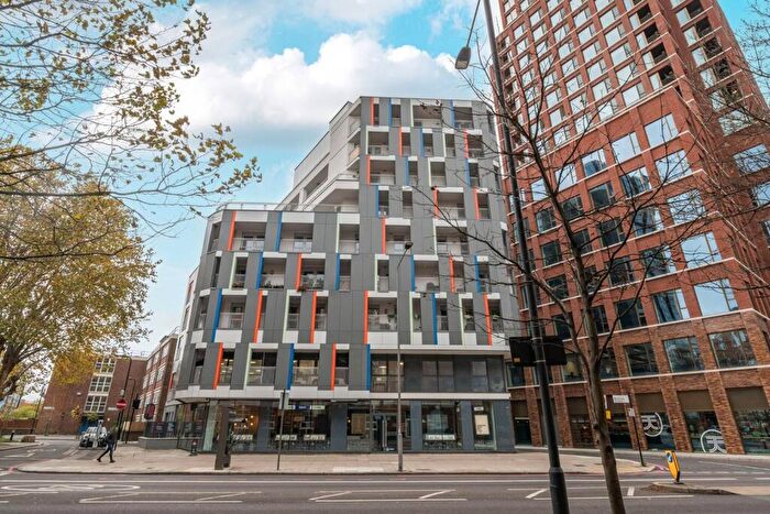 2 Bedroom Flat For Sale In Wellesley Terrace, Angel, London, N1