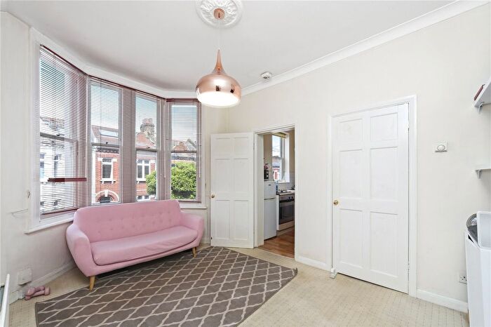 1 Bedroom Flat To Rent In Gaskarth Road, London, SW12