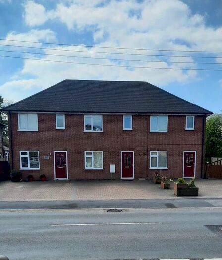 3 Bedroom Town House To Rent In Uttoxeter Road, Blythe Bridge, ST11