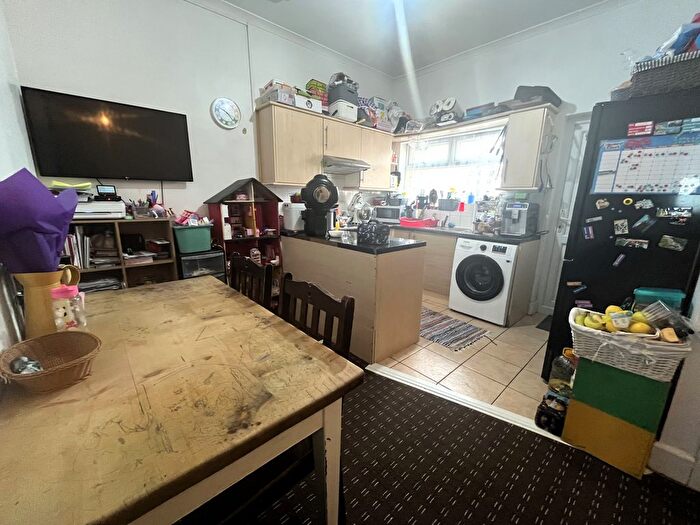 1 Bedroom Flat To Rent In Fairfield Road, West Drayton, UB7