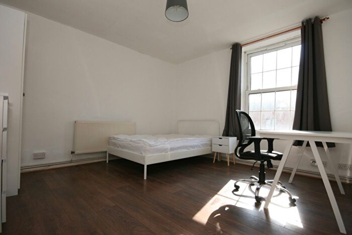 3 Bedroom Flat To Rent In Brady Street, London, E1