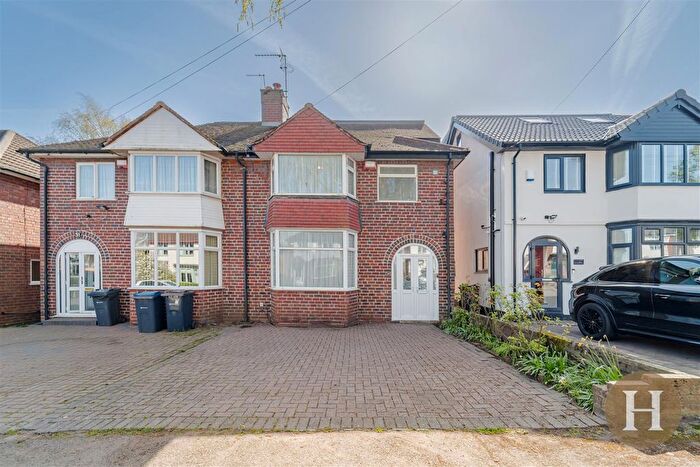 4 Bedroom Semi Detached House For Sale In Wentworth Park Avenue, Harborne, Birmingham, B17