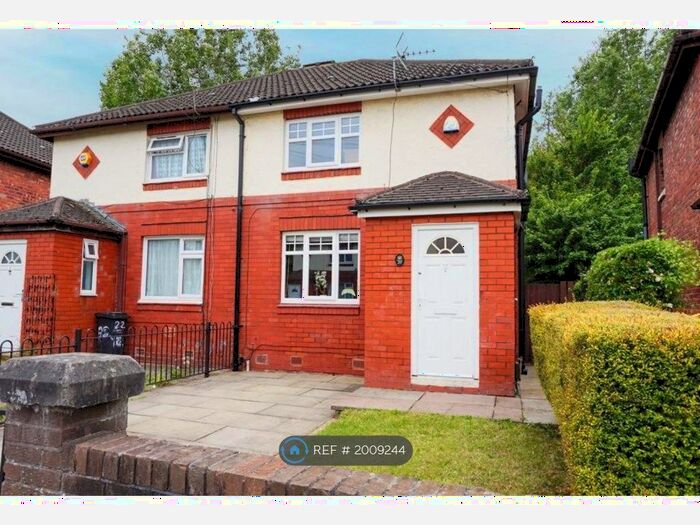 3 Bedroom Semi-Detached House To Rent In Melrose Crescent, Stockport, SK3