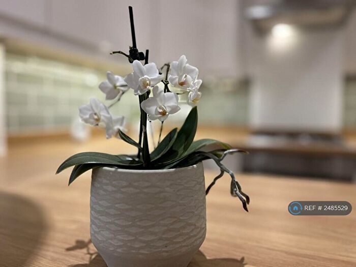 1 Bedroom Flat To Rent In Whyteleafe Hill, Whyteleafe, CR3