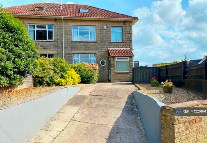 4 Bedroom Semi-Detached House To Rent In St. Martins Road, Bristol, BS4