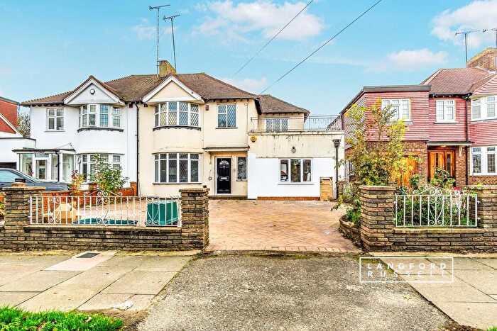 4 Bedroom Semi-Detached House To Rent In Midfield Way, St. Pauls Cray, Orpington, BR5