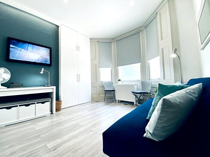 Flat To Rent In Seafield Road, Hove, East Sussex, BN3