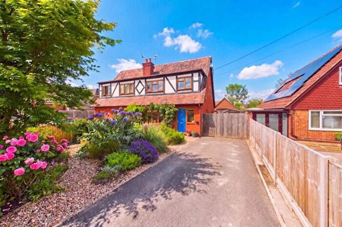 3 Bedroom Semi-Detached House For Sale In South Lane, Ash, Aldershot, Surrey, GU12