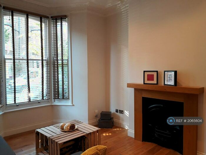1 Bedroom Flat To Rent In Fairbridge Road, London, N19