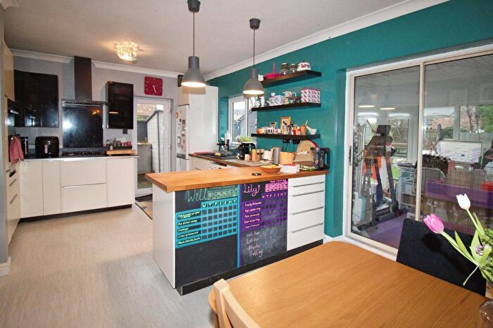 3 Bedroom Semi Detached House For Sale In London Road, Peterborough, PE2