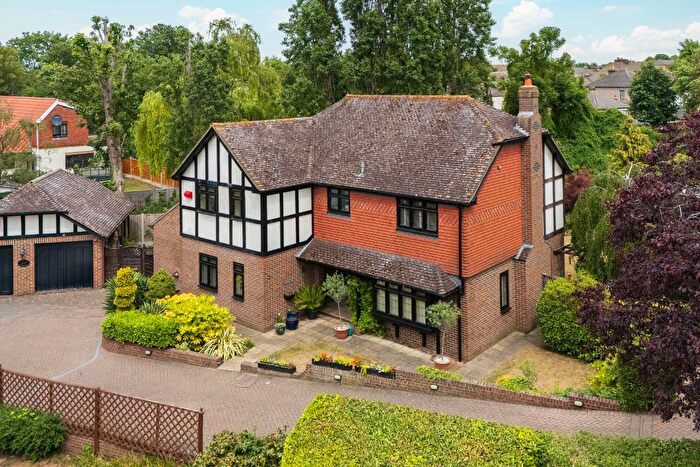 5 Bedroom Detached House For Sale In Chaucer Park, Dartford, DA1