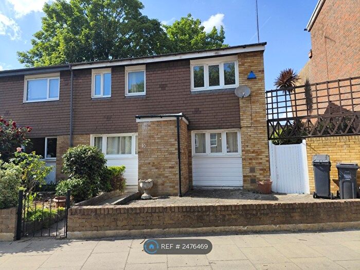 2 Bedroom End Of Terrace House To Rent In Victoria Park, London, E9