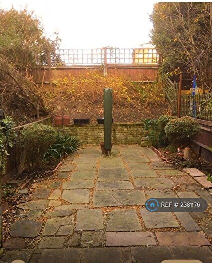 1 Bedroom Flat To Rent In Battlebridge Court, London, N1