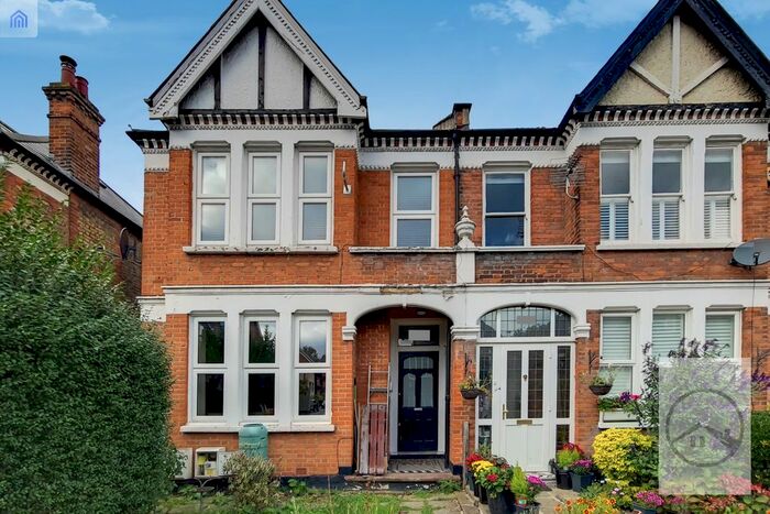 1 Bedroom Flat To Rent In Valley Road, Streatham, SW16