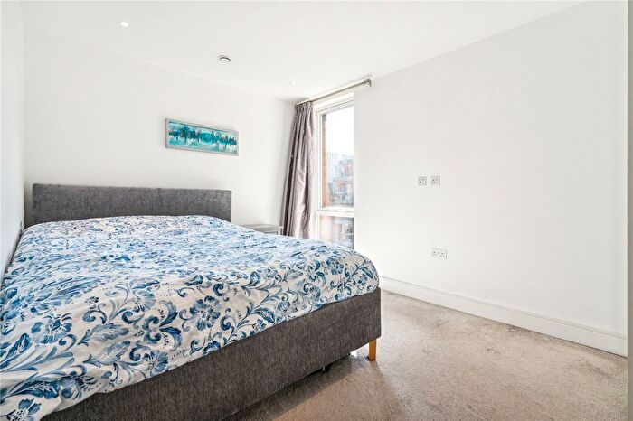 1 Bedroom Flat For Sale In Gaumont Place, Streatham Hill, SW2