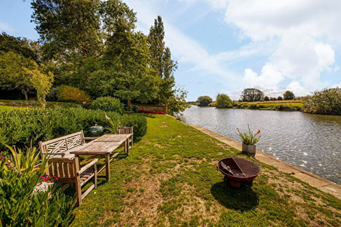2 Bedroom Apartment For Sale In Riverside House, Burcot, OX14