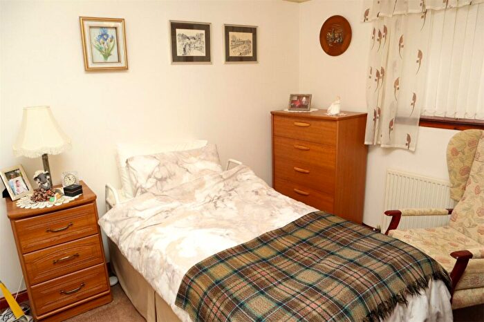 2 Bedroom Bungalow For Sale In Hazel Grove, Shotts, North Lanarkshire, ML7