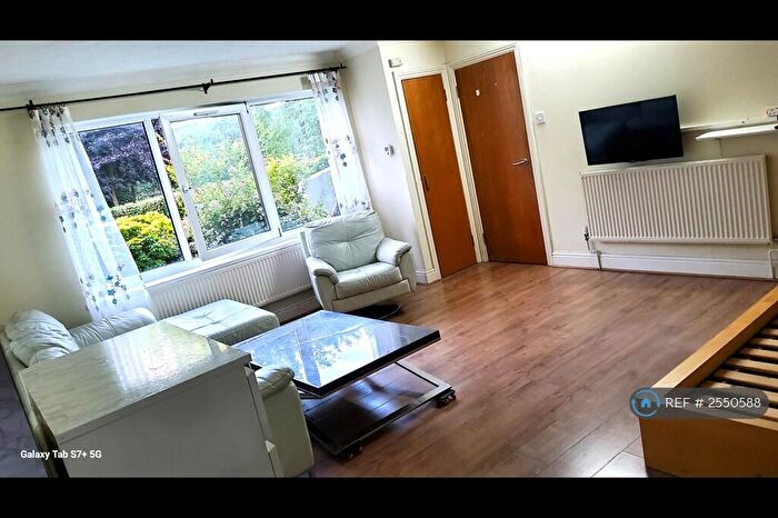 1 Bedroom Flat To Rent In Master Gunner Place, London, SE18