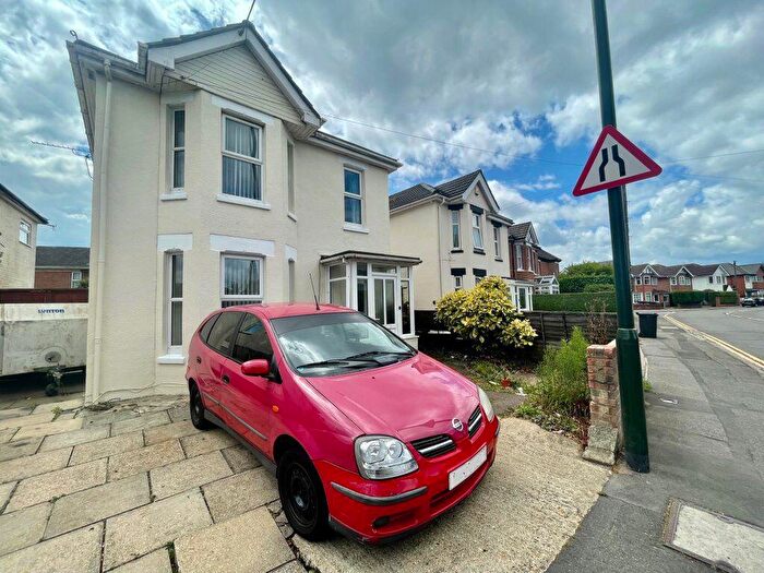 4 Bedroom House To Rent In () Richmond Park Road, Charminster, P05