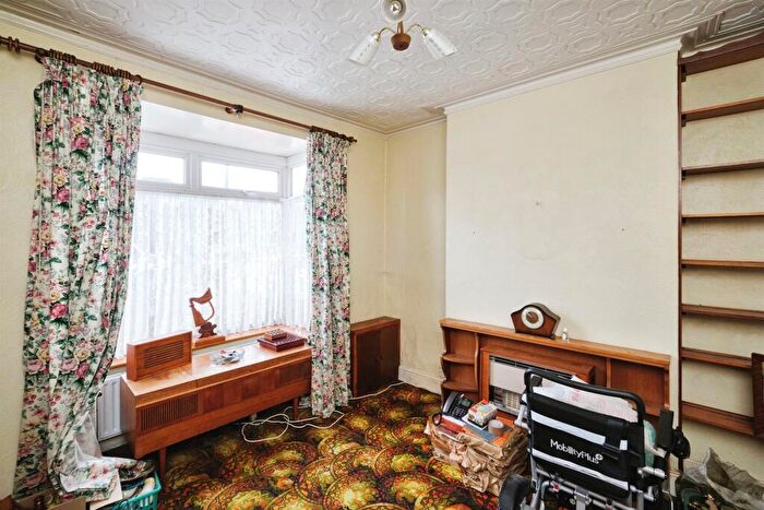3 Bedroom Terraced House For Sale In Deakins Road, Birmingham, B25