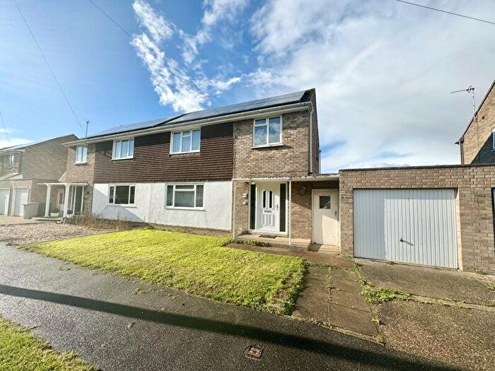 3 Bedroom Semi-Detached House For Sale In Provost Road, Manby, Louth, LN11