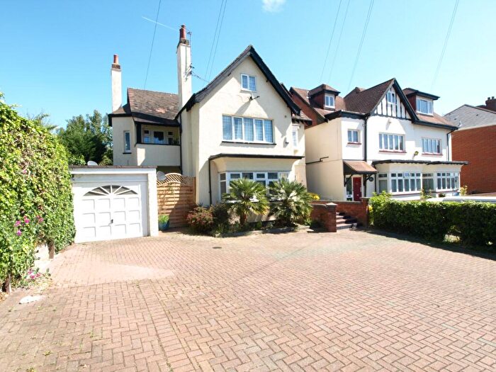 2 Bedroom Apartment To Rent In Kings Road, Westcliff-on-Sea, Essex, SS0