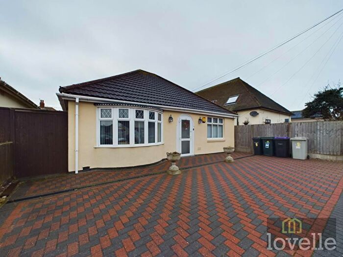 2 Bedroom Detached Bungalow For Sale In Somersby Avenue, Mablethorpe, LN12