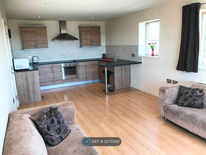 2 Bedroom Flat To Rent In Waterside Way, Wakefield, WF1