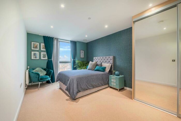 2 Bedroom Apartment To Rent In Heritage Tower, East Ferry Road, Canary Wharf, E14